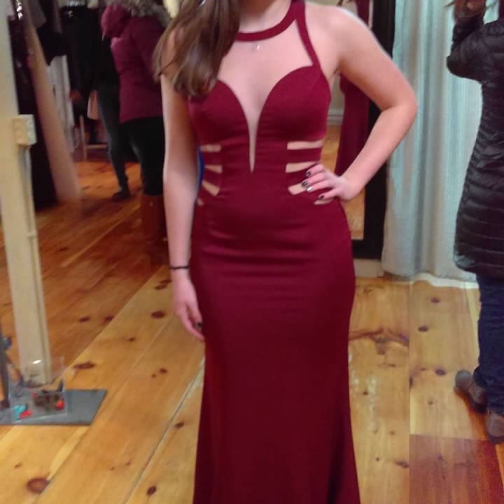 Burgundy Prom Dress (NEVER WORN)